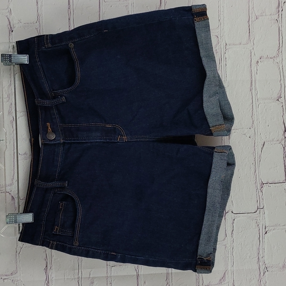 Old Navy Dark Wash Stretchy Jean Shorts Size 6